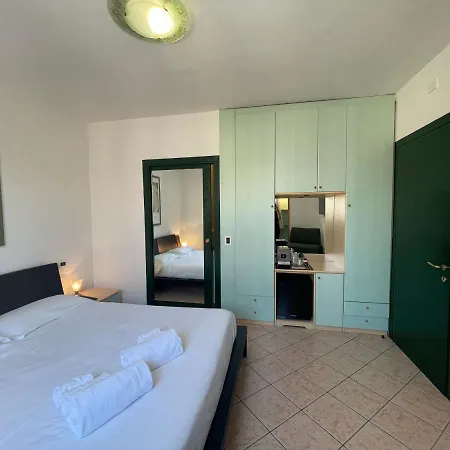 Casa Carlotta Pensión Follonica